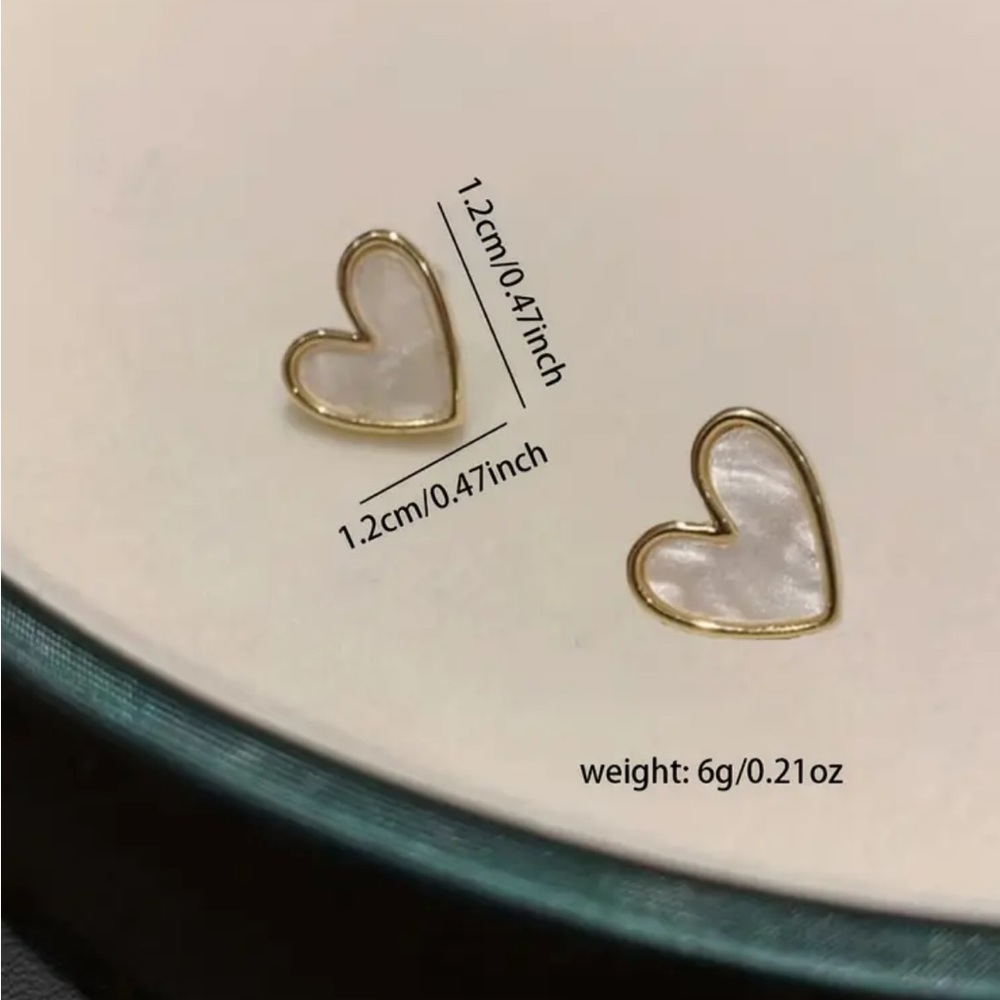 Brown Heart Stud Earrings - Picture 3 of 4
